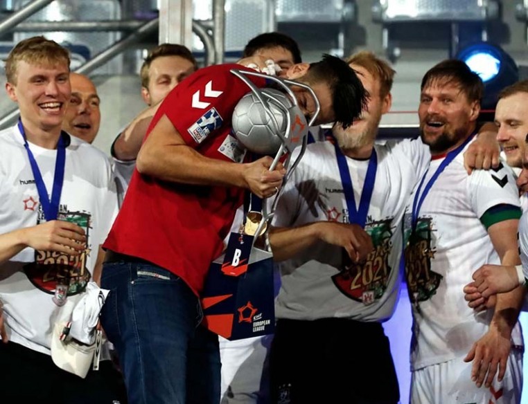 troféus por medida champions ehf