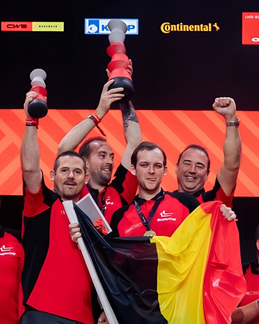 Troféu à medida StaplerCup – Finais de Aschaffenburg, 2026, fabricado pela Sustain Awards