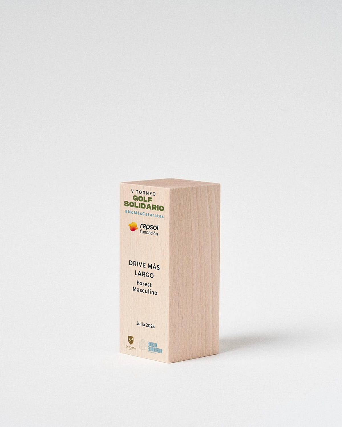 Ejemplo personalizaci&oacute;n trofeo Totem LOG Repsol